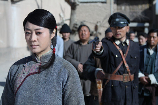 打分   新浪娱乐讯 由范志博[微博]领衔主演的电视剧《射天狼》,近期