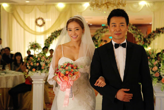 韩彩英剧中做新娘