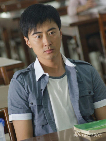 高梓淇《国防生》剧照 高梓淇青涩照 新浪娱乐讯 由高梓淇[微博]主演