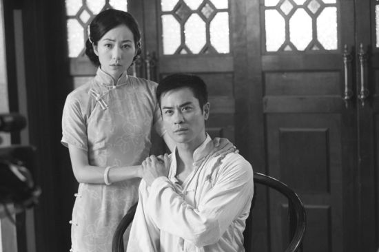 ◆“暖心大叔”郑嘉颖在戏中和韩雪演对手戏。 