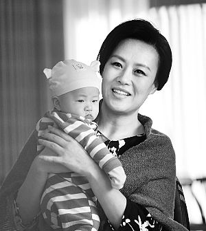 60后妈妈邬君梅，她在剧中饰演孙俪的上司。