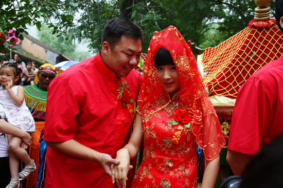 姜超迎娶新娘陶昕然