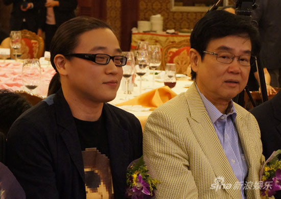 黄百鸣和儿子黄子桓