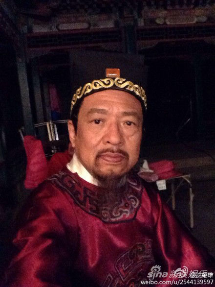 TVB老戏骨许绍雄在《大宋铜人》中与余少群有颇多对手戏