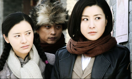 侯勇[微博],田小洁[微博]等倾情加盟的电视剧《冬日惊雷》正在央视八