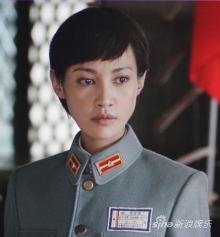杨雪军装剧照