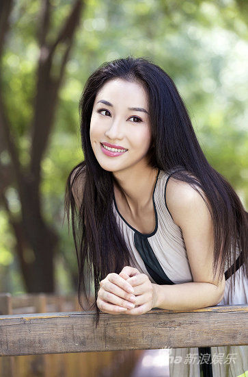 演员朱子岩写真