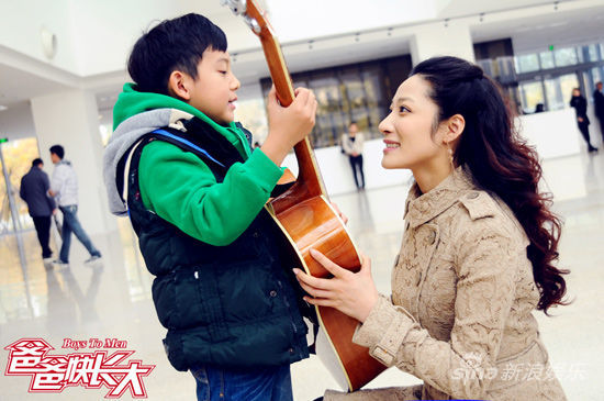 《爸爸快长大》秦丽剧照