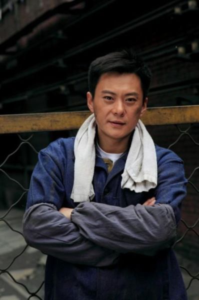 《兄弟车行》王斑首演修车工展大情怀