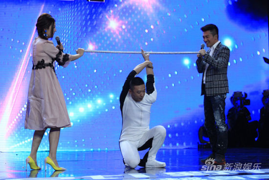 达人秀“人肉螺丝”