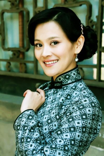 《黄金背后》孟霞携夫首玩潜伏