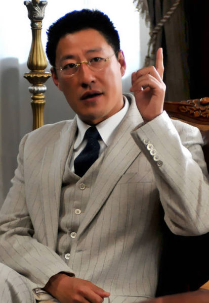 新浪娱乐讯 由于震[微博]领衔主演的电视剧《虎刺红》将于5月5日