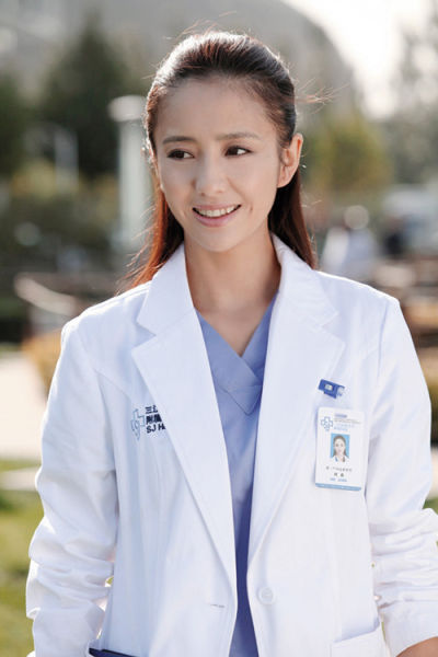 产科医生佟丽娅