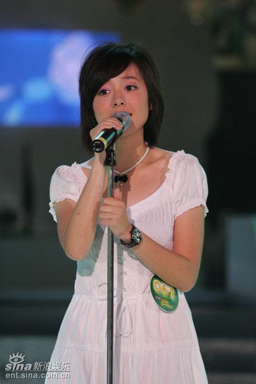 图文:型秀晋级直播周第四场--偶像组张小珏