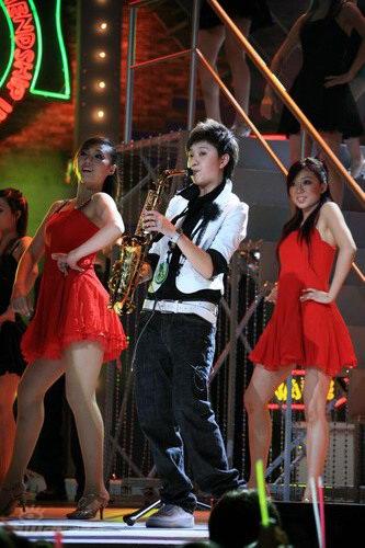 图文型秀10进9王思思女人风情万种