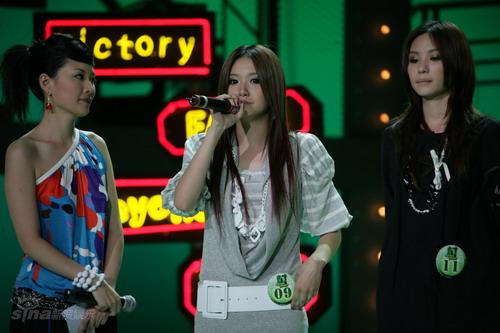 图文:型秀8进7--王家姚泣不成声