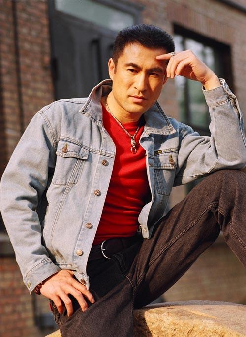 "警长"肖荣生新戏《非常女警》热播中(组图)