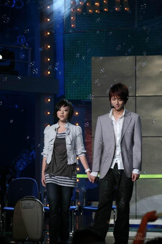 图文:2007我型我秀总决选--张小珏郜晓晨牵手