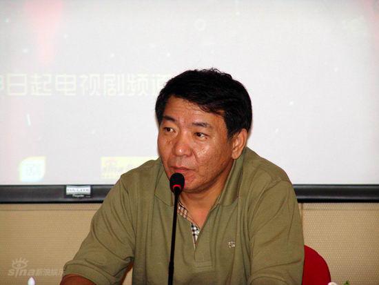 图文:电视剧《金婚》发布会--导演郑晓龙发言