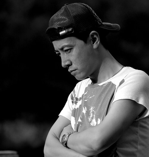 于洋在《迷雾》《怪罪》中产生人格分裂(组图)