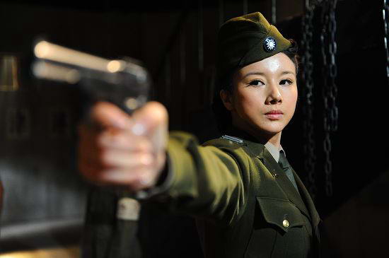 总监制,陶玲玲执导的大型惊险悬疑战争题材电视剧《内线》目前仍在