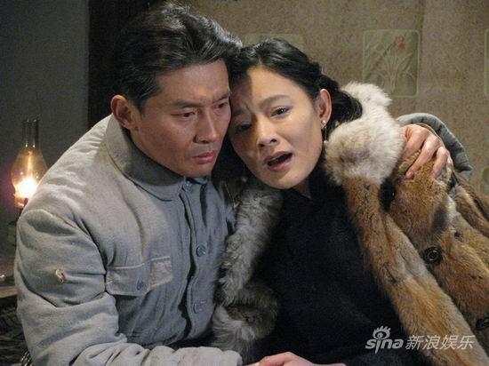 目前正在央视一套黄金时间播出的东北抗联题材电视剧《松花江上》,男