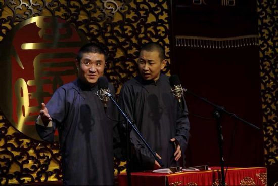 陕西的青年相声演员苗阜、王声春晚相声《满腹经纶》走红