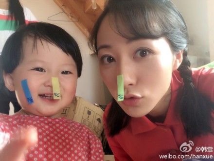 韩雪和萌娃齐卖萌