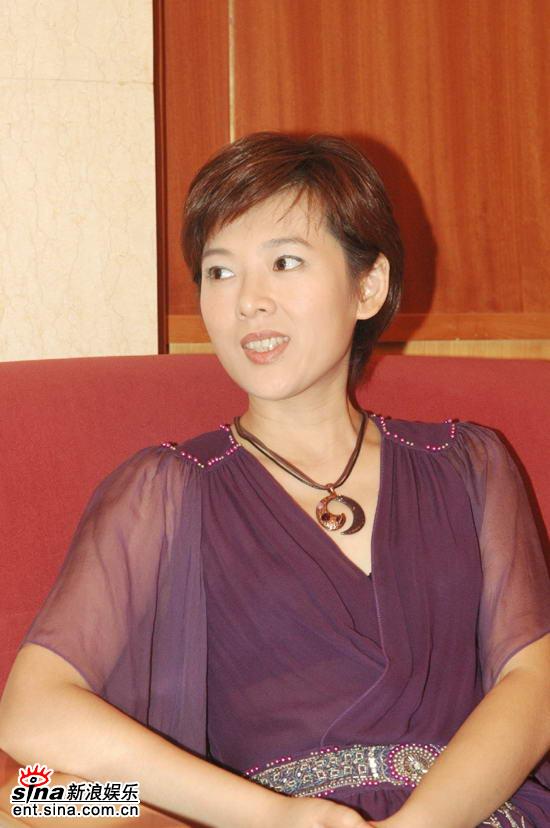 图文:新版《红楼梦》启动--主持人姜华