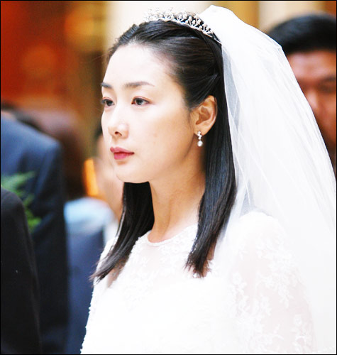 资料:韩剧《天国的阶梯》人物--韩静书(组图)