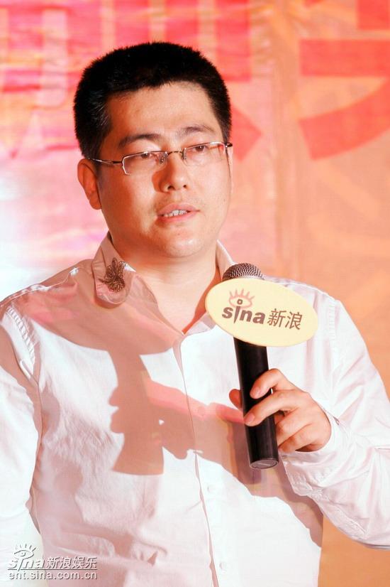 图文:新浪网副总编辑侯小强介绍排行榜的意义