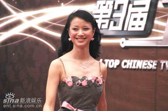 倪虹洁微笑迷人