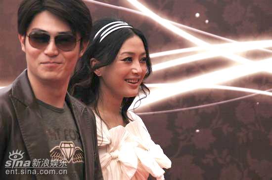 秦岚与霍建华微笑