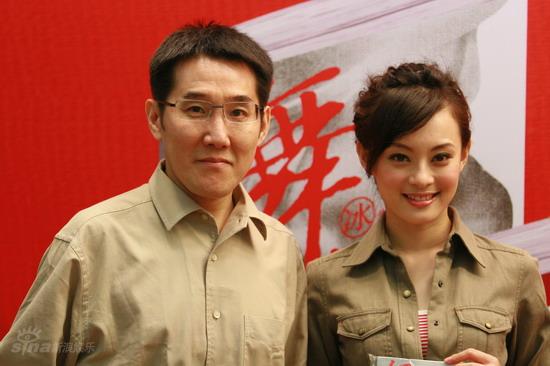 图文:海岩《舞者》发布会--海岩面露尴尬笑容