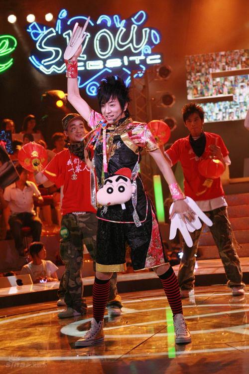 图文:我型我秀20强晋级战--师洋重返型秀舞台