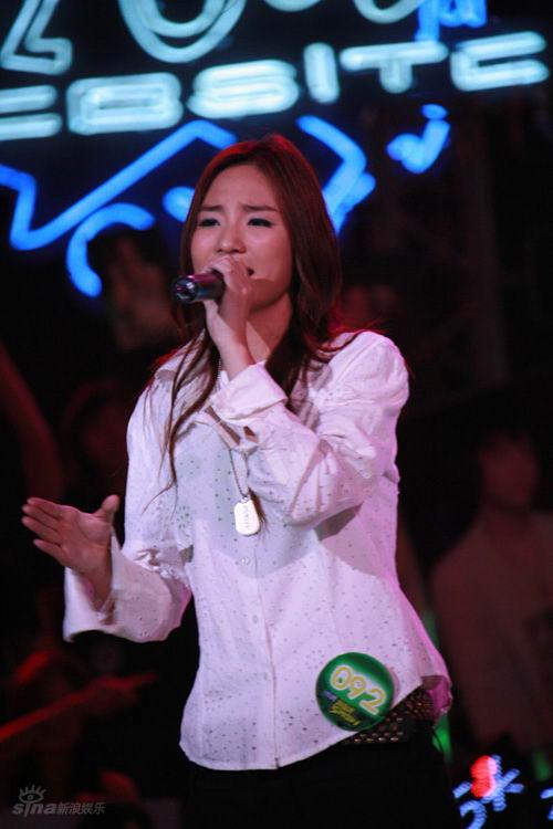 图文:我型我秀20强晋级战--余虹婷打动评委