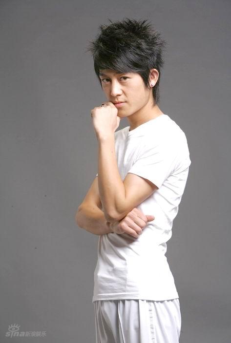 图文:真男"网络人气奖"候选--阮晓伟