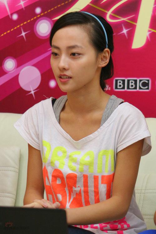 张嘉倪清新亮丽新浪娱乐讯 由湖南卫视和香港tvb联合打造的"舞动奇迹"