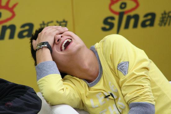 图文:《奋斗》主创做客新浪-文章仰天大笑