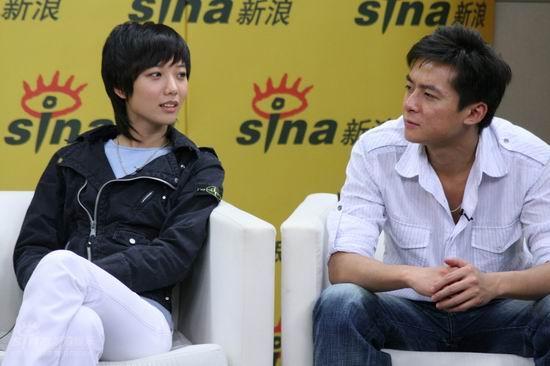 图文:《奋斗》主演做客新浪--王珞丹朱雨辰