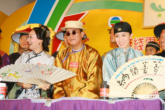 图文:tvb《铁嘴银牙》宣传--陈小春带墨镜