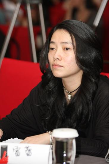 图文:《新周刊》发榜--《鲁豫有约》代表雷蕾