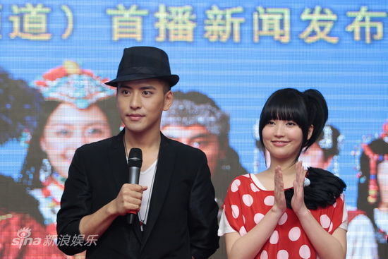 图文:《香格里拉》开播-扎西顿珠和金莎