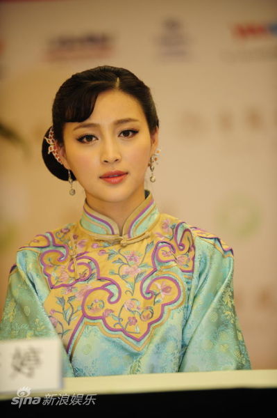 图文:《错嫁》发布会-甘婷婷亮相