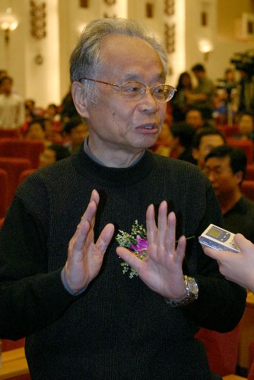 何祚庥称中医害死陈晓旭 报纸副总编:勿当学阀