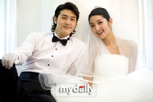 tv的《黑道奶爸》以李基宇和女检查官金彬宇情侣的婚礼于13日画上了句