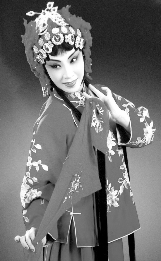 李静文文武"双枪"笑梨园