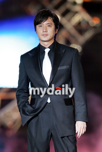 赵静林,原来一半的脸蛋,让制作组吓一跳