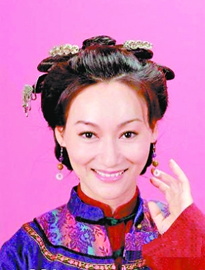 三姨太刘芳（惠英红饰）