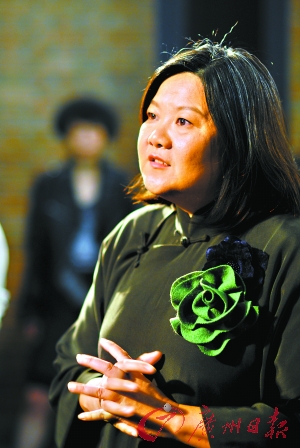 杂志的故事 洪晃在片中以真名出现,相当具有娱乐精神 传说电影推迟是